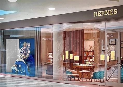 hermes aventura store